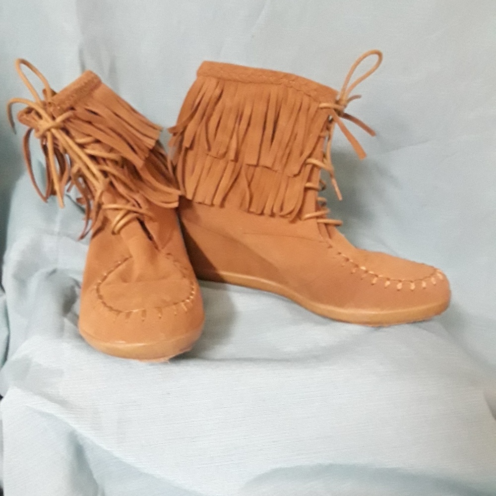 Forever Fringed Moccasin Boots size 8